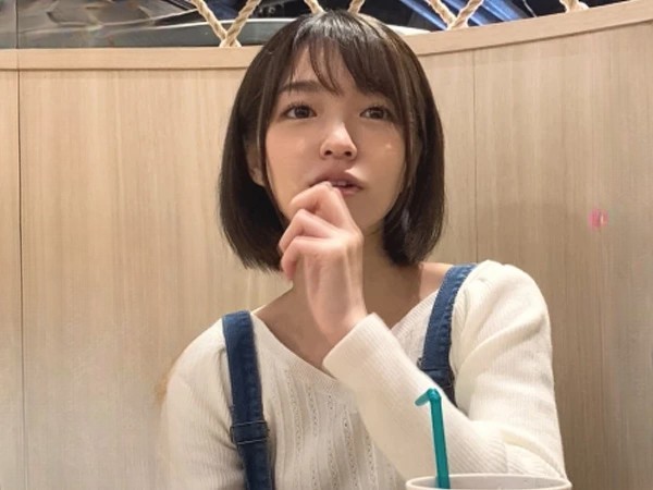 【19歳の初イキ体験】 純情美少女が性感開発で潮吹き覚醒！ 初めての快感にビクンビクン♡ 敏感ボディがエロすぎて…