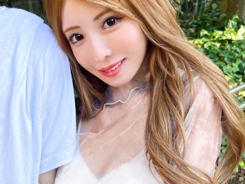 【彼氏の目の前で…】『やだ、気持ち良すぎる…』巨乳彼女が友達に寝取られちゃう!クビレボディをくねらせ、他人棒に悶える姿に彼氏はただ見てるだけ…♡