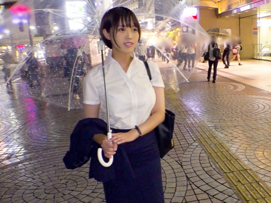 【爆乳OLをゲット！】街で見つけたGカップ美巨乳ちゃんをナンパ即ハメ！仕事帰りのスーツ姿からエッチな下着にチェンジ♡敏感ボディを激ピストンで責めまくり、トロトロおマンコに中出しセックス！