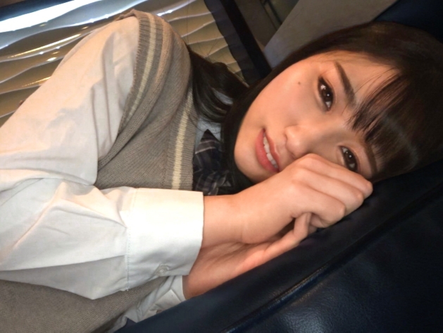 《顔射祭り》エロテク満点の美少女がチンコを激ピストン！キュートな顔にザーメンぶっかけられ、大興奮のハードプレイで乱れまくる♡