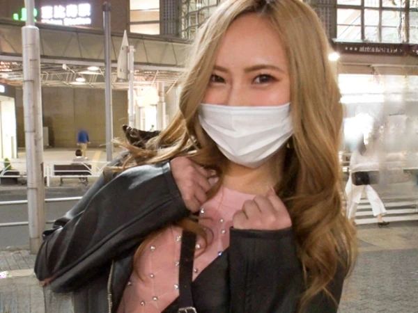 【Fカップキャバ嬢の自宅で】性豪ギャルの過激プレイ！アナル舐め＆手コキフェラで男をメロメロ♡プリ尻振りまくって、エロさ全開のセックスショー！！