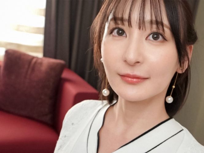 【三十路人妻の危険な欲望】真面目そうな顔して、実はチ○ポ大好き！夫への愛と性欲の狭間で揺れる人妻が、禁断のエロ行為に溺れる！三十路の色気とエロさがたまらない、美しすぎる変態妻の淫乱ライフ！