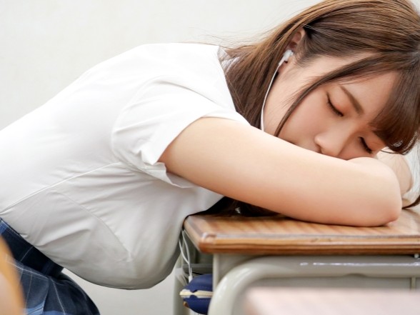 【主観】巨乳制服美少女と甘酸っぱい青春SEX♥ 制服からこぼれそうな美巨乳と温かいオマ○コに包まれる！0距離密着で感じ合う、懐かしくもエロい青春エッチ体験！