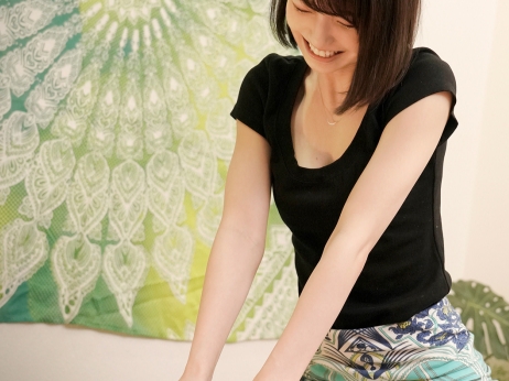 【スレンダーエステ嬢の極上テク】『お任せください…』華奢な美人エステ嬢がねっとりご奉仕！スレンダーボディで肉棒を包み込み、淫乱マンコで中出し誘惑！至福の快感を味わえ！♡