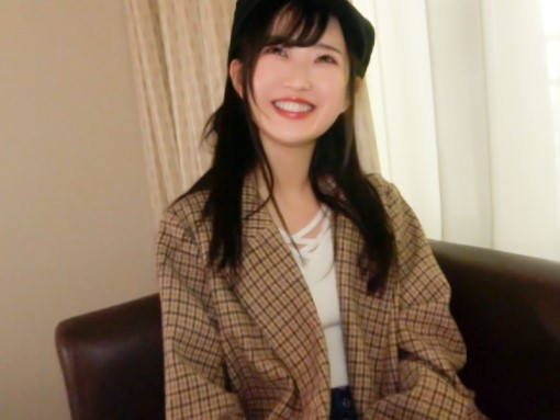 【童顔美少女の膣奥激突き】キュートな顔して感じまくり！ビンビンチンコでバコバコ正常位ピストンされ、喘ぎ声が止まらない！！♡