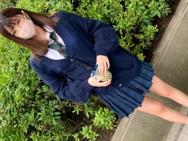 【小悪魔JKを調教】生意気な制服美少女を生チンガン突きで黙らせる！スレンダーなカラダを激しく揺さぶり、膣奥までガッツリ貫く！制服娘の喘ぎ声が響くエロすぎるハメ撮り！