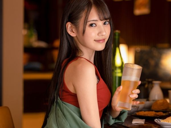 【絡み酒で誘惑♡】貧乳スレンダーパイパン美少女が店長を挑発！「えっちシよ？」と甘えてくるウブな子ちゃんを主観で味わう誘惑セックス！！