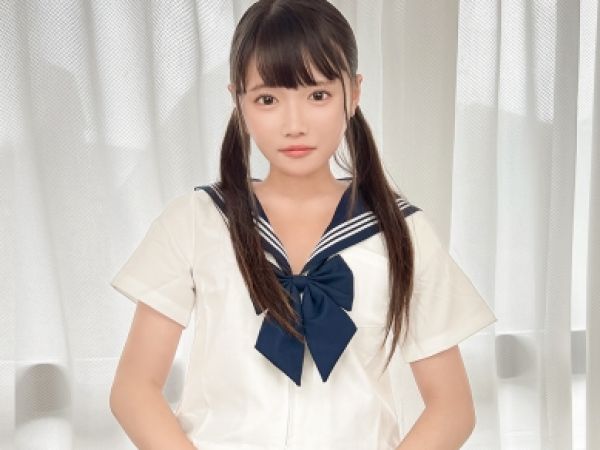 【アイドルとマネージャーの危険な放課後】天真爛漫な笑顔の裏で、恥部丸出しのアイドル衣装で密会セックス！禁断の関係がエスカレート、甘い吐息と淫らな喘ぎ声がスタジオに響く…♡